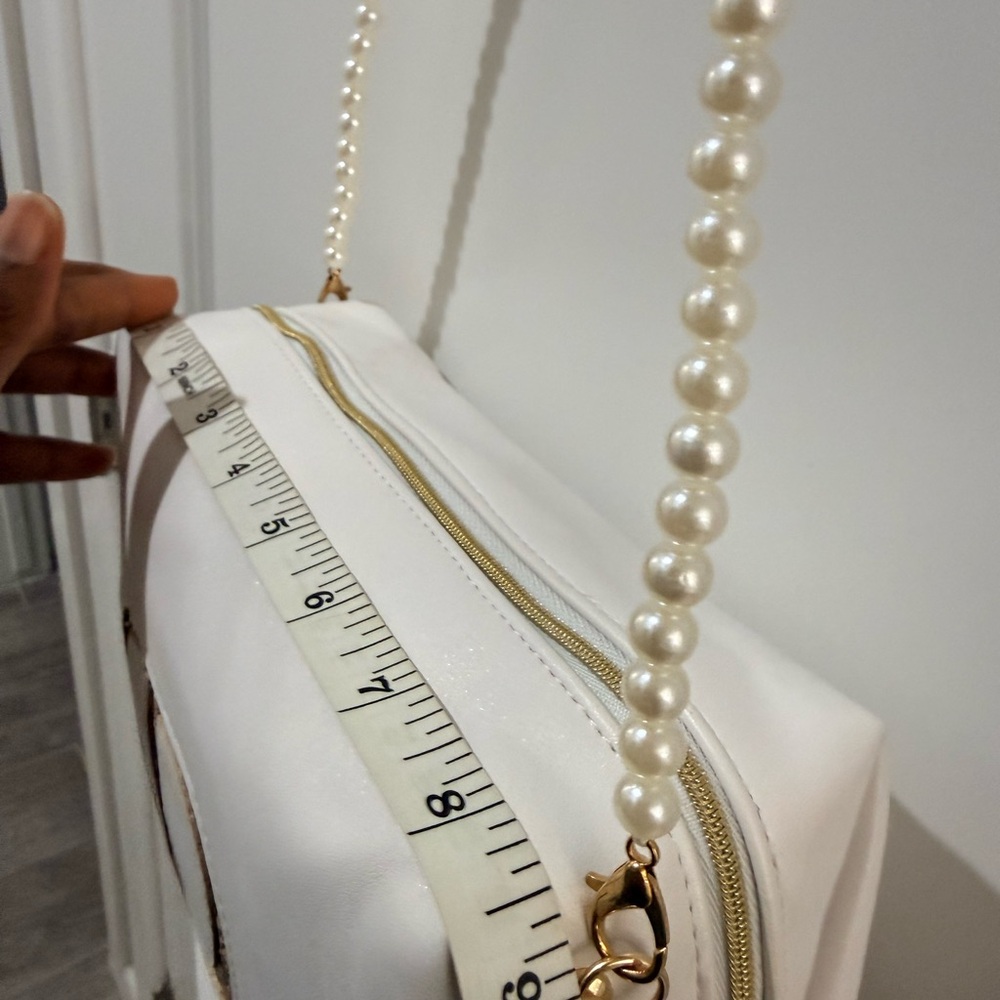 Elegant White Designer Bag with Pearl Strap - Picture 10 of 15